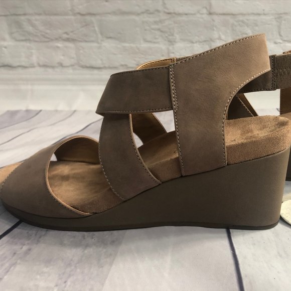 Lucky Brand Taupe Suede Wedge Sandal 9M - Picture 3 of 6